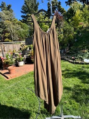 Flowy Olive Brown Sleeveless jumper size Large 100% Rayon Lagenlook hippie